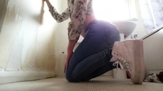 Crossdresser in tight Jeans and Sneakers