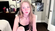 Amateur Blonde Teen Plays Solo with Toy Webcam Porn