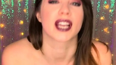 Amateur Big Titted Brunette Get Fucked On The Couch