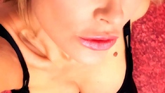 Pretty Hot Blonde Cam Babe Masturbate Solo On Cam