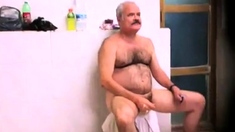 Str8 spy pakistani daddy in public bath