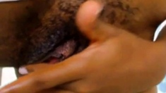 ebony hairy pussy play on cam